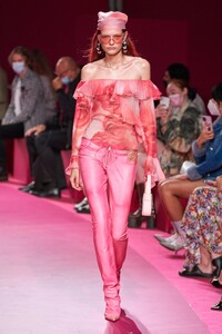 00018-Blumarine-Spring-22-RTW-MIlan-credit-gorunway.thumb.jpg.2c71a44e7faeb8a284d080e450ae2b9b.jpg