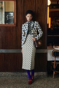 00019-Tory-Burch-Fall-21.thumb.jpg.623455967b94b8a8659062eb77066771.jpg