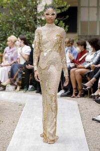 00020-Zuhair-Murad-Fall-2021-Couture.thumb.jpg.0497f11a55ae506b7139d5b0e927ea8c.jpg