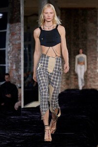 00021-Acne-Studios-Spring022-RTW-Paris-credit-gorunway.thumb.jpg.aa9c25b94d7b0583035e0f54548eba8b.jpg