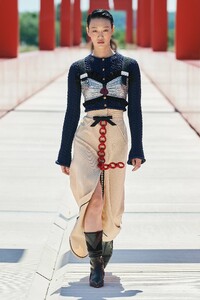 00021-Louis-Vuitton-Resort-2022-credit-Filippo-Fior.thumb.jpg.8d680ab135c396fa199614dcba9db2d1.jpg