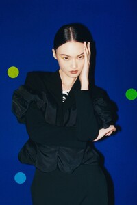 00023-Calvin-Luo-Spring-22-RTW-Paris-credit-brand.thumb.jpg.e303f717eb6afde75c9f68b1cc5ac945.jpg