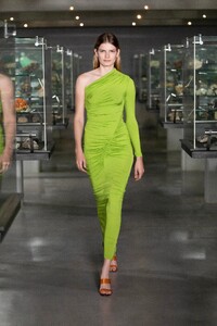 00024-Atlein-Spring-22-RTW-Paris-credit-brand.thumb.jpg.46a18be065f5cf886457d4b19906efd5.jpg