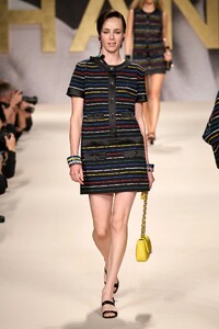 00031-Chanel-Spring-22-RTW-Paris-credit-gorunway.thumb.jpg.caa6cfbaf7900cc3075678da8c2208be.jpg