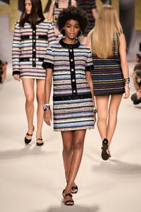00033-Chanel-Spring-22-RTW-Paris-credit-gorunway.thumb.jpg.5dfc339cf923e9c0085ceb46bf672521.jpg