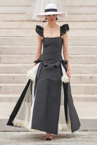 00034-Chanel-Couture-Fall-21-credit-Alessandro-Lucioni-Gorunway.thumb.jpg.af499b89eb60aff34ea22d89cbf6bcab.jpg