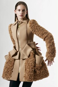 00034-SUKEINA-FALL-21-RTW.thumb.jpg.8dfa16c7c5b320de1fddd8460eb7fdb3.jpg