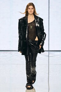 00035-BALMAIN-Spring-22-RTW-Paris-credit-gorunway.thumb.jpg.94a153960caa1c30d7b53080ba5da234.jpg