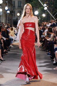 00038-Alaia-Spring-22-credit-brand.thumb.jpg.0aa3a9474026734ce1c235d4f0bfa158.jpg