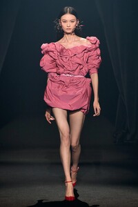 00046-AZ-Factory-Spring-22-RTW-Paris-credit-gorunway.thumb.jpg.93bdb0f28daf16e47657caa7533e5518.jpg