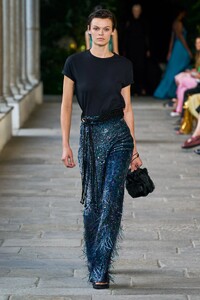 00047-Alberta-Ferretti-Spring-22-RTW-Milan-credit-Daniele-Oberrauch-Gorunway.thumb.jpg.9196fbfe21de531bc3b1c2d6e93de83b.jpg