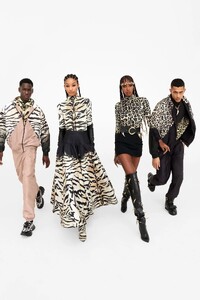 00048-Roberto-Cavalli-Fall-21-credit-Max-Vadukal.thumb.jpg.1a95ea13a55e4239c15c2230819fbc76.jpg