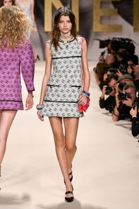 00052-Chanel-Spring-22-RTW-Paris-credit-gorunway.thumb.jpg.f19ac5f19f11a9a6e6d47cdc7586ad7e.jpg