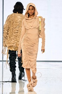 00056-BALMAIN-Spring-22-RTW-Paris-credit-gorunway.thumb.jpg.617144136559dad7671f6189cfd74a22.jpg