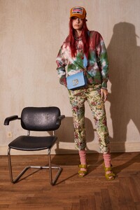 00058-DSquared2-Resort-2022-MILAN-credit-brand.thumb.jpg.4016a344c68a4212ecd622ce2af267e9.jpg