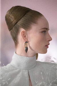 00061-Fendi-Couture-Fall-21-credit-brand.thumb.jpg.e3e225f5ea884b4073e04ecb06d32ec0.jpg