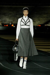 00062-Dior-Resort-2022-credit-brand.thumb.jpg.1273c2490dc18b2cfeca3f4d1ec77d68.jpg