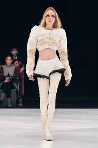 00074-Givenchy-Spring-22-RTW-Paris-credit-Gorunway.thumb.jpg.ef361144d73b18fd0e90383a807306ac.jpg