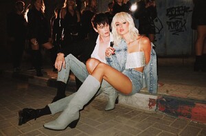 012.jpg