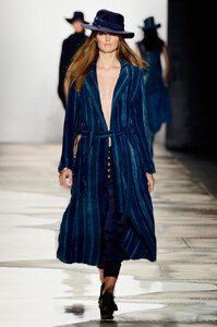 1021122824_GregLaurenRunwaySpring2016NewYorkFashion1.thumb.jpg.a491c6d05cb440045f9cc5eb99d7f8cd.jpg