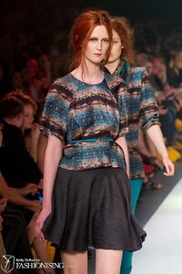 1031878034_LOrealParisRunway3Frankielimedrop-autumn-winter-2012-lmff4.thumb.jpg.5e0c949d950a1e8db46304d059b4ecec.jpg