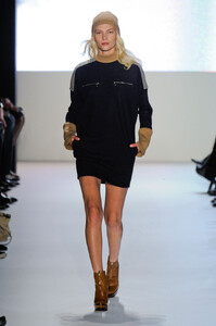 1045294569_LacosteFall20121.thumb.jpg.0f96e72a0b3898a271400f9ab50e6a20.jpg