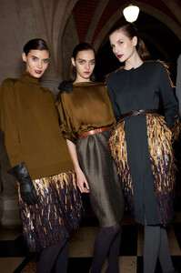 1046657587_NicoleFarhiFall2012Backstage11.thumb.jpg.2054110d74dc4000d8f71069e940660d.jpg