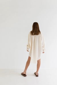THE OVERSIZED SHIRT - SAND_0001_1.jpg