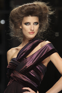 1062191980_ElieSaab2008HauteCouture51.thumb.jpg.ee0e2aa87dc9dfb9b324df6f5849d647.jpg