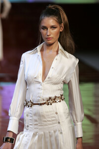 1090536638_Valentino2005WomenRTW101.thumb.jpg.d595e25f3a2568ad1945f00fa6a998fa.jpg