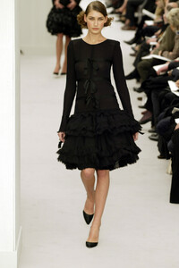 112828498_Chanel2004HauteCouture39.thumb.jpg.d905c5ebd8a405ba75535628a965e875.jpg