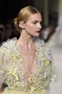 1132272176_MarchesaRunwaySpring2016NewYorkFashion9.thumb.jpg.2eed53e7feeb4521b336f07c78c6dcf0.jpg