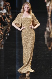 Elie+Saab+Fall+2010+utxuReLydNox.jpg