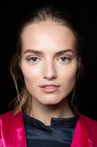 1162527808_DennisBassoSpring2016Backstage1.thumb.jpg.44a6099ab7aa5b54534d8356f867bccb.jpg