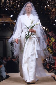 Lucie de la Falaise YSL SS 1993 HC 4.jpg