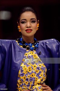 1186793954_Givenchy(3).thumb.jpg.8f306fa55c351d611104079cfecc94e2.jpg