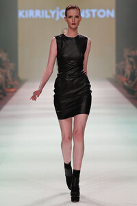 127614507_LOrealRunway6MadisonKirrilyJohnston100.thumb.jpg.a73fe4b1e65c32b6a2c270192e29bcf2.jpg