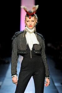 1329353818_JeanPaulGaultier2011HauteCouture120.thumb.jpg.f8c8902d599d6638151ac3889738a8de.jpg