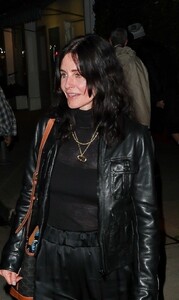 courteney-cox-leaves-georgio-baldi-in-santa-monica-03-17-2023-6 (1).jpg