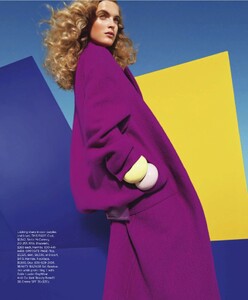 1347286271_Harpers_BAZAAR_USA_2013-09(dragged)21.thumb.jpg.a7beae71d5e8c52dfacadec2a02be786.jpg