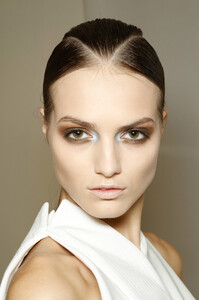 1349124277_GianfrancoFerreSpring2013Backstage9MbhEHwxjTPx.thumb.jpg.08c42db22a028fae80fceddd83c776cd.jpg