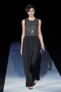 1383581223_GiorgioArmaniSpring20133.thumb.jpg.16fdb947214376327cb11ad7661c02ed.jpg