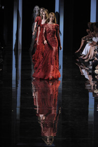 1412536683_ElieSaab2010HauteCouture205.thumb.jpg.09459dafe817faccd9db5717189db0da.jpg