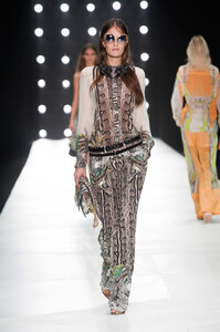 146149690_RobertoCavalliSpring20131.thumb.jpg.ac1d7bd4c85989273776146e7b4c0ee3.jpg