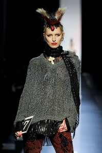 1534544553_JeanPaulGaultier2011HauteCouture60.thumb.jpg.aa82da390a35938732c11af76ce6b97b.jpg