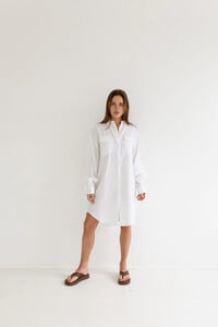 THE OVERSIZED SHIRT - WHITE_1.jpg