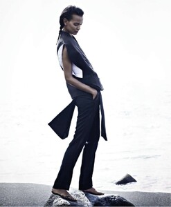 1564758919_harper-bazaar-2013-03-mar(dragged)88.thumb.jpg.a37a49d160916ebbb6cc3187f0afa9cd.jpg
