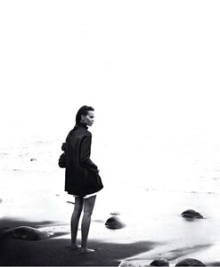 1588263095_harper-bazaar-2013-03-mar(dragged)93.thumb.jpg.b60ba31f2d74eba363e0f051455ab5a7.jpg