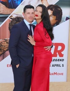 1619247214_celebmafia(4).thumb.jpg.b01fb879df53983df8f26e437ff1b559.jpg