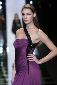 1687254725_ElieSaab2007WomenRTW83.thumb.jpg.35b7f756c27adbe268ee077a0aaefba2.jpg